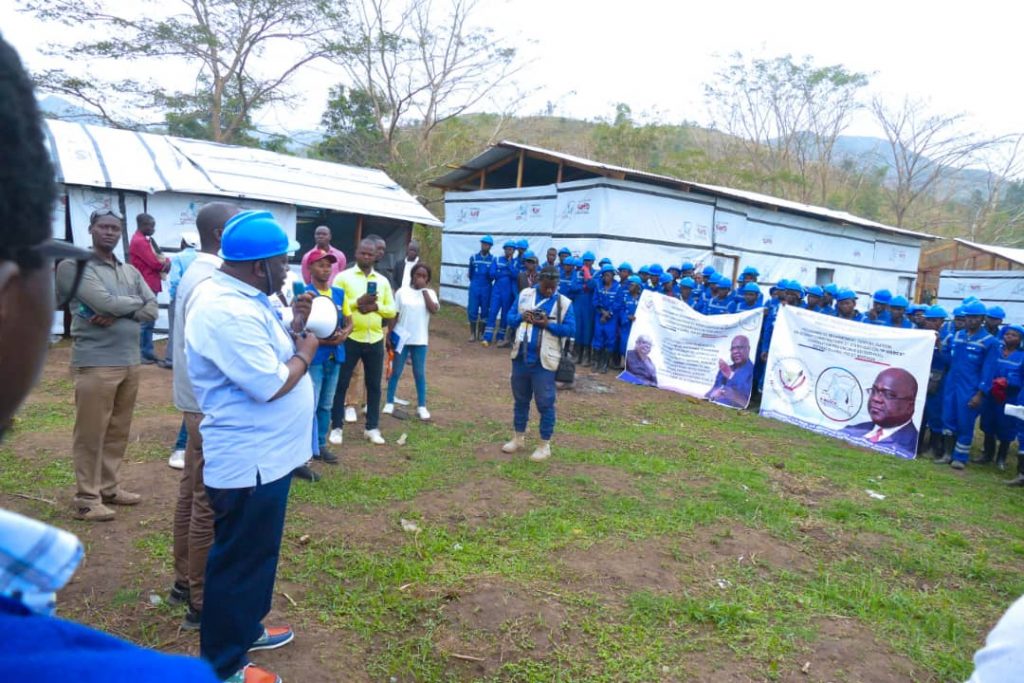 SUD-KIVU : LE COORDONNATEUR NATIONAL DU P-DDRCS Tommy TAMBWE USHINDI PALPE DU DOIGT DIFFÉRENTS PROJETS DU PROGRAMME A UVIRA