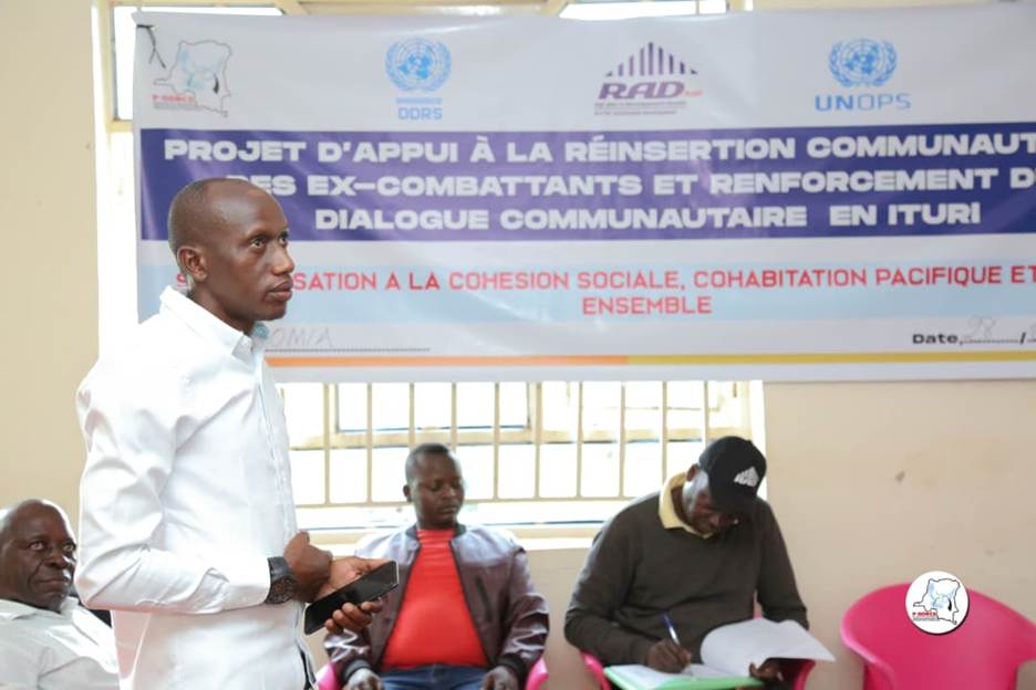 ITURI : LE P-DDRCS ET SES PARTENAIRES SENSIBILISENT LA COMMUNAUTÉ SUR LA COHÉSION SOCIALE ET LA REINSERTION DES EX-COMBATTANTS A TCHOMIA